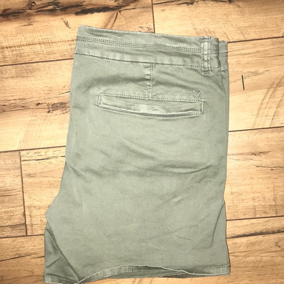 Shorts - Picture 3 of 7